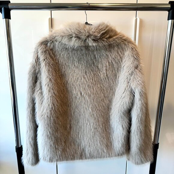 NWT - Luxevintage VIRAL Ferryhill Faux Fur Coat - Size Small - Picture 8 of 8